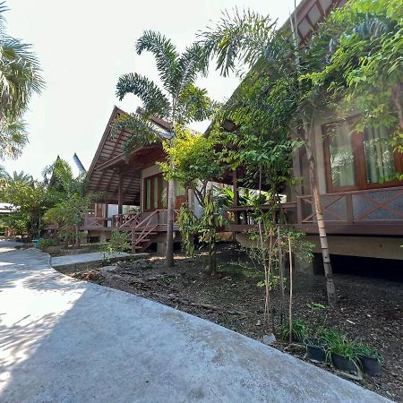 Baan Siriporn Resort - โรงแรมบ้านศิริพร รีสอร์ท Samut Songkhram Eksteriør bilde
