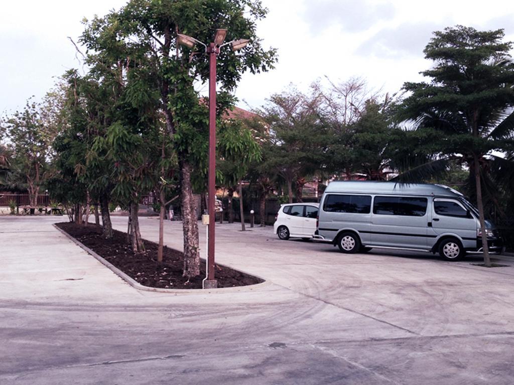 Baan Siriporn Resort - โรงแรมบ้านศิริพร รีสอร์ท Samut Songkhram Eksteriør bilde