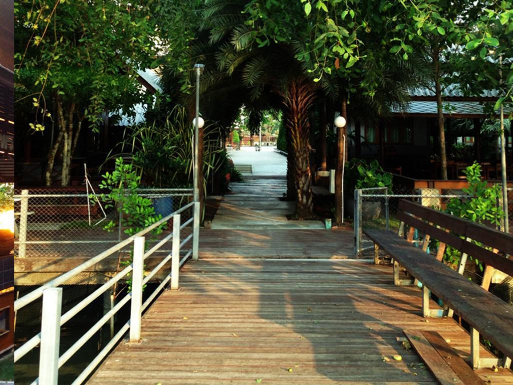 Baan Siriporn Resort - โรงแรมบ้านศิริพร รีสอร์ท Samut Songkhram Eksteriør bilde