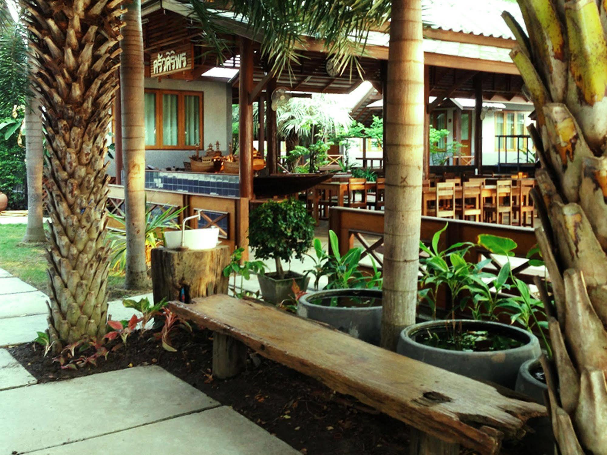 Baan Siriporn Resort - โรงแรมบ้านศิริพร รีสอร์ท Samut Songkhram Eksteriør bilde