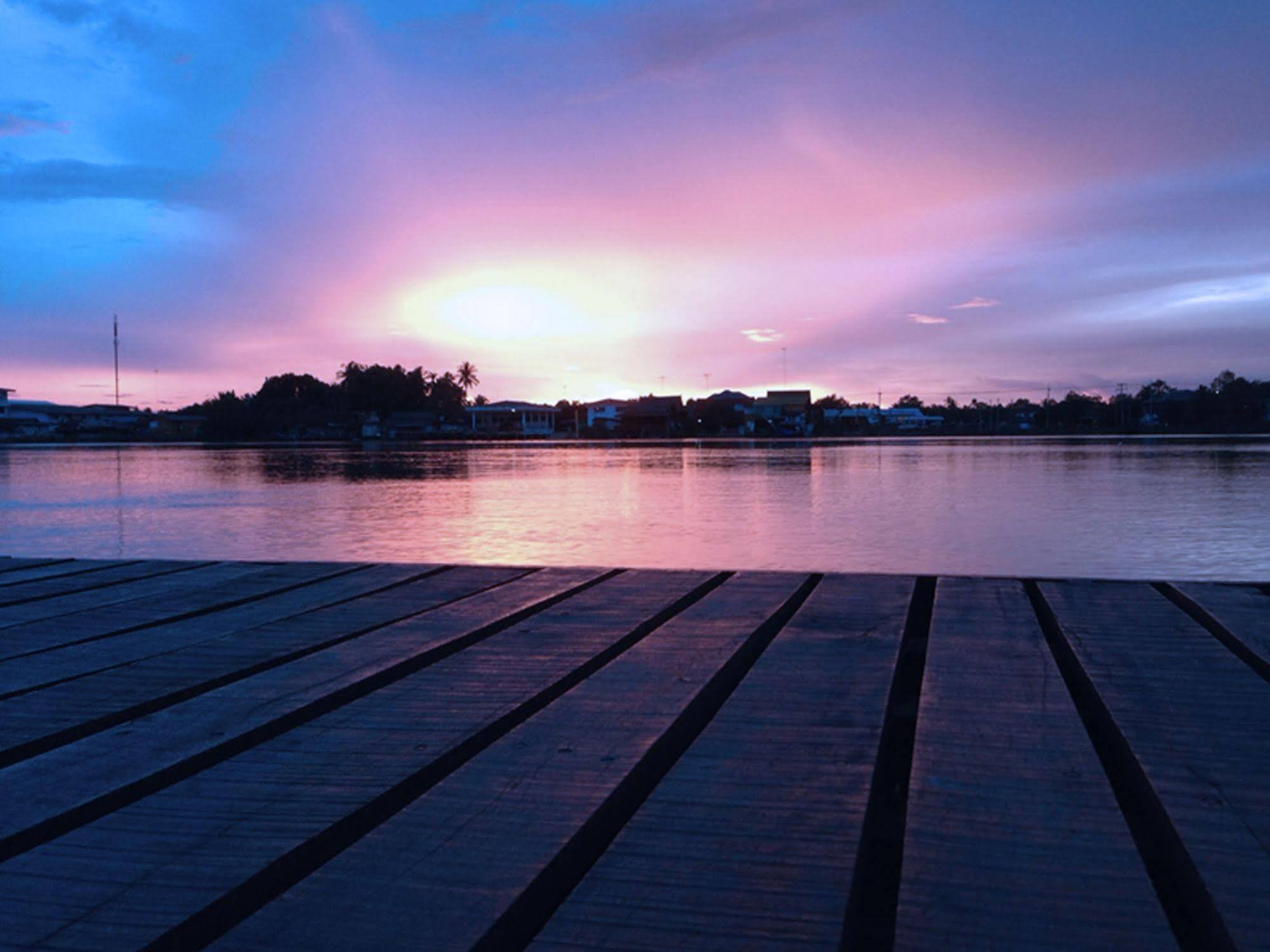 Baan Siriporn Resort - โรงแรมบ้านศิริพร รีสอร์ท Samut Songkhram Eksteriør bilde